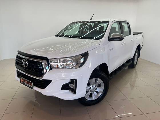TOYOTA HILUX 2.8 SR 4X4 CD 16V DIESEL 4P AUTOMÁTICO TOYOTA HILUX 2.8 SR 4X4 CD 16V DIESEL 4P AUTOMÁTICO